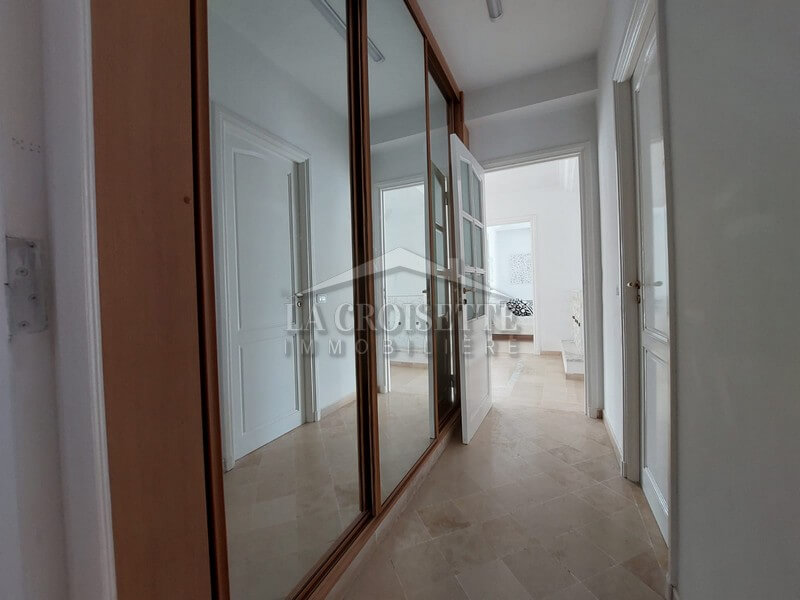 Villa meublée S+4 à L'Aouina